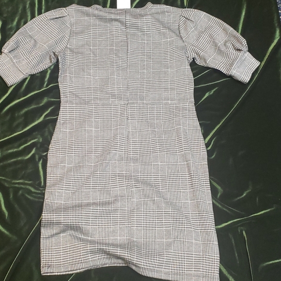 Dress - Picture 3 of 6